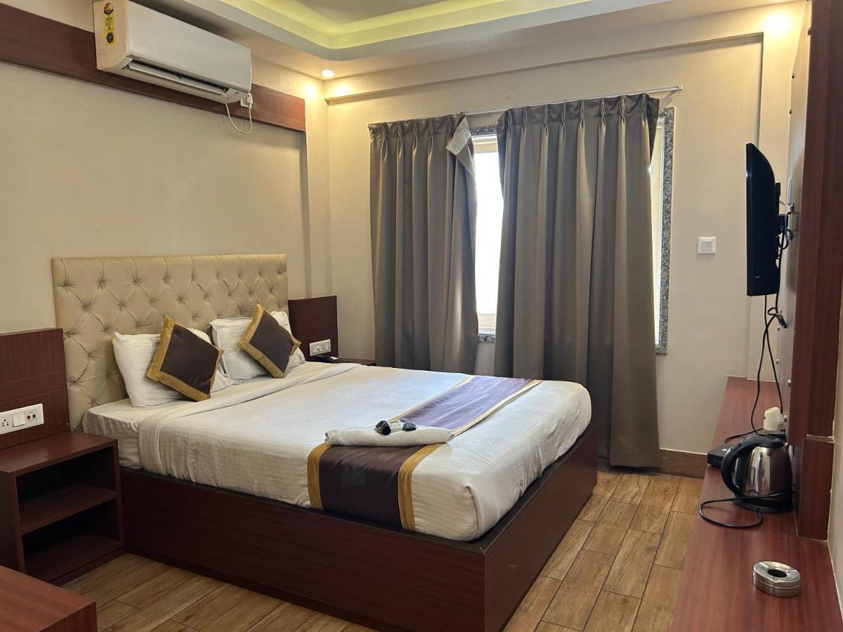 The Aster Enclave Hotel โกลกาตา ภายนอก รูปภาพ