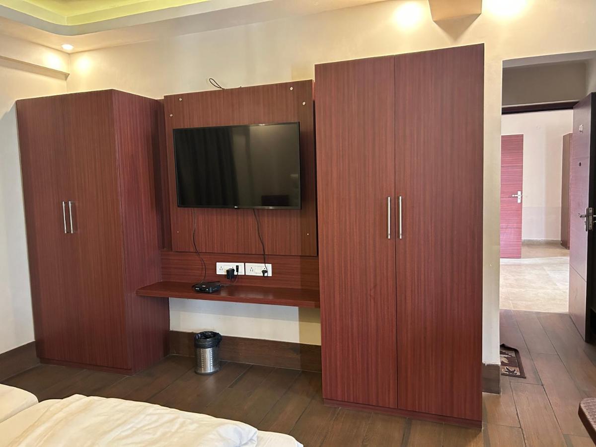 The Aster Enclave Hotel โกลกาตา ภายนอก รูปภาพ
